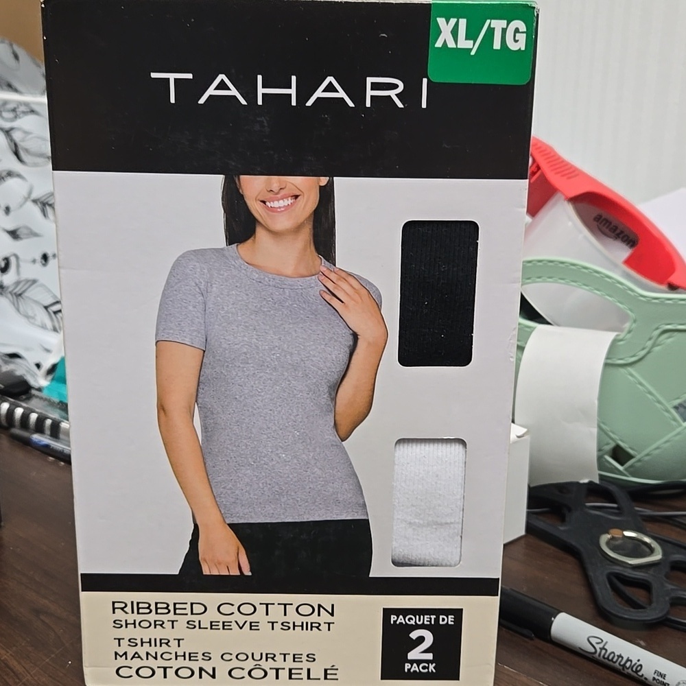 Tahari Size XL Black and White 2 Pack of Ribbed Cotton T-Shirts